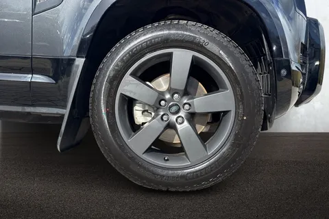 BM25JFU Land Rover Defender 90 3.0 D250 MHEV X-Dynamic SE Hard Top SUV 3dr Diesel Auto 4WD SWB Euro 6 (s/s) (250 ps) Thumbnail #9