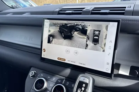 BM25JFU Land Rover Defender 90 3.0 D250 MHEV X-Dynamic SE Hard Top SUV 3dr Diesel Auto 4WD SWB Euro 6 (s/s) (250 ps) Thumbnail #13