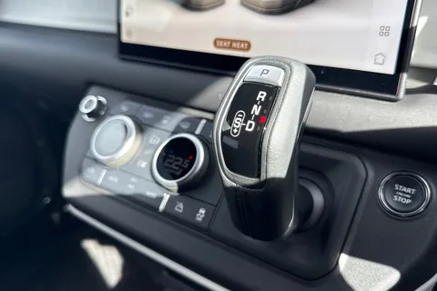 BM25JFU Land Rover Defender 90 3.0 D250 MHEV X-Dynamic SE Hard Top SUV 3dr Diesel Auto 4WD SWB Euro 6 (s/s) (250 ps) Thumbnail #14