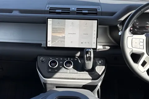 BM25JFU Land Rover Defender 90 3.0 D250 MHEV X-Dynamic SE Hard Top SUV 3dr Diesel Auto 4WD SWB Euro 6 (s/s) (250 ps) Thumbnail #15