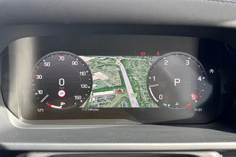 BM25JFU Land Rover Defender 90 3.0 D250 MHEV X-Dynamic SE Hard Top SUV 3dr Diesel Auto 4WD SWB Euro 6 (s/s) (250 ps) Thumbnail #17