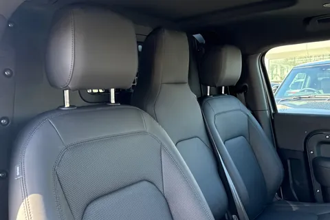 BM25JFU Land Rover Defender 90 3.0 D250 MHEV X-Dynamic SE Hard Top SUV 3dr Diesel Auto 4WD SWB Euro 6 (s/s) (250 ps) Thumbnail #22