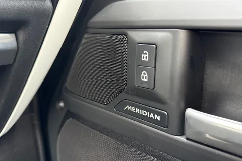 BM25JFU Land Rover Defender 90 3.0 D250 MHEV X-Dynamic SE Hard Top SUV 3dr Diesel Auto 4WD SWB Euro 6 (s/s) (250 ps) Thumbnail #25