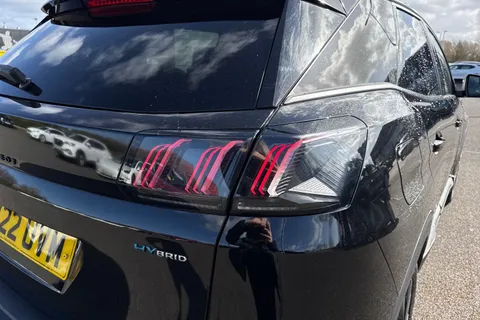 KV22UVM PEUGEOT 3008 1.6 13.2kWh GT Premium e-EAT Euro 6 (s/s) 5dr Thumbnail #9