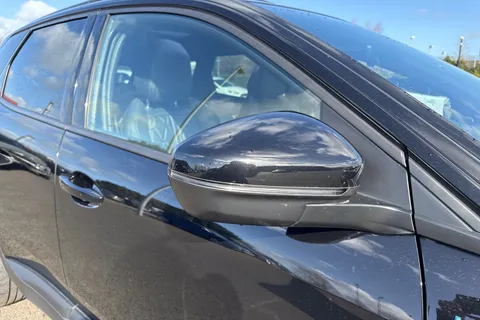 KV22UVM PEUGEOT 3008 1.6 13.2kWh GT Premium e-EAT Euro 6 (s/s) 5dr Thumbnail #37