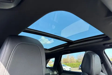 KV22UVM PEUGEOT 3008 1.6 13.2kWh GT Premium e-EAT Euro 6 (s/s) 5dr Thumbnail #39