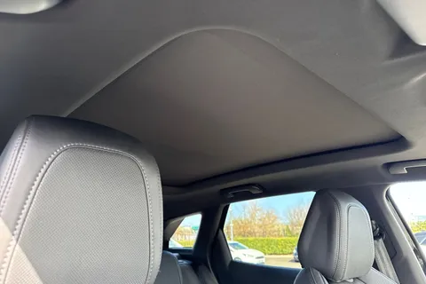 KV22UVM PEUGEOT 3008 1.6 13.2kWh GT Premium e-EAT Euro 6 (s/s) 5dr Thumbnail #40