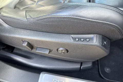 KV22UVM PEUGEOT 3008 1.6 13.2kWh GT Premium e-EAT Euro 6 (s/s) 5dr Thumbnail #41