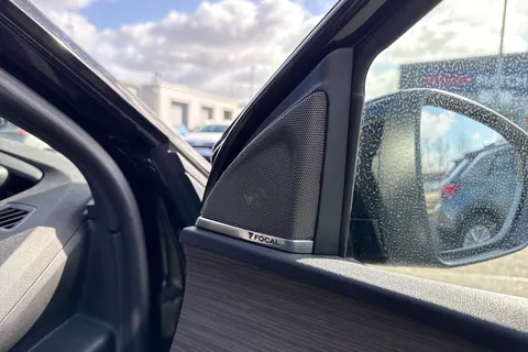 KV22UVM PEUGEOT 3008 1.6 13.2kWh GT Premium e-EAT Euro 6 (s/s) 5dr Thumbnail #42