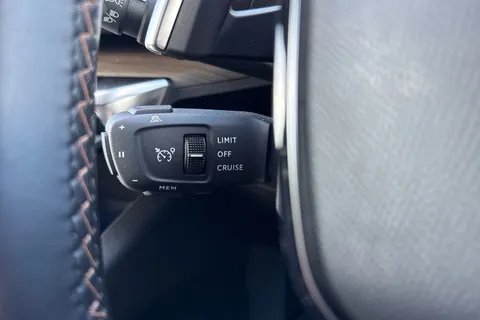 KV22UVM PEUGEOT 3008 1.6 13.2kWh GT Premium e-EAT Euro 6 (s/s) 5dr Thumbnail #46