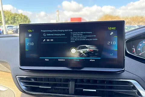 KV22UVM PEUGEOT 3008 1.6 13.2kWh GT Premium e-EAT Euro 6 (s/s) 5dr Thumbnail #49