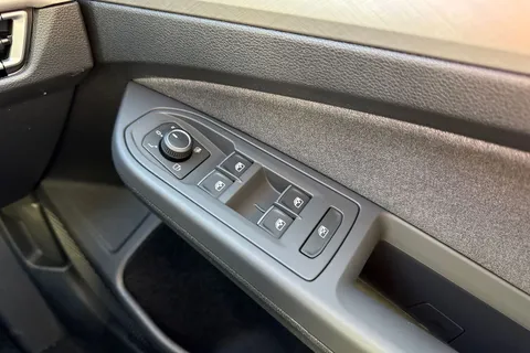  Volkswagen Golf 2.0 TDI Match Euro 6 (s/s) 5dr Thumbnail #21