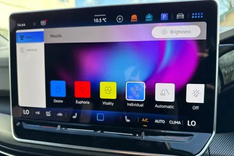  Volkswagen Golf 2.0 TSI R Black Edition DSG 4Motion Euro 6 (s/s) 5dr Thumbnail #52