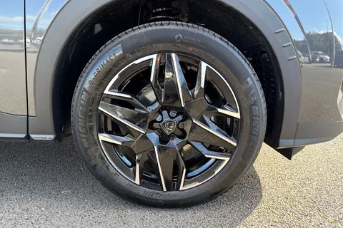 9 of 66 for PEUGEOT 3008 1.2 HYBRID Allure e-DSC6 Euro 6 (s/s) 5dr