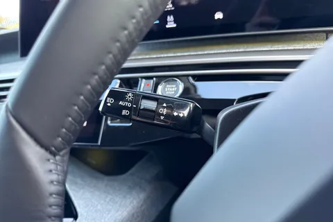 40 of 66 for PEUGEOT 3008 1.2 HYBRID Allure e-DSC6 Euro 6 (s/s) 5dr