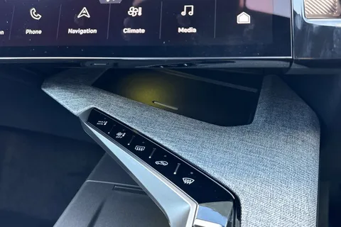 56 of 66 for PEUGEOT 3008 1.2 HYBRID Allure e-DSC6 Euro 6 (s/s) 5dr