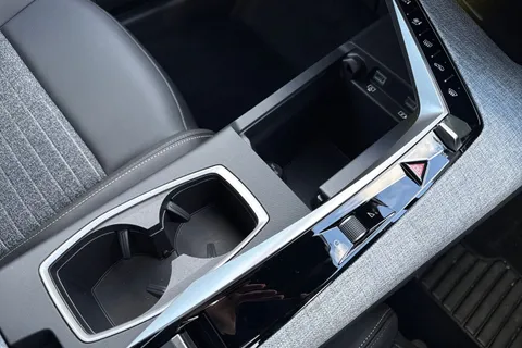 58 of 66 for PEUGEOT 3008 1.2 HYBRID Allure e-DSC6 Euro 6 (s/s) 5dr