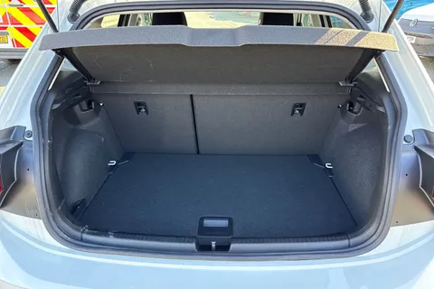 CX75YLE Volkswagen Polo 1.0 Life 5dr ⭐Front & Rear Parking sensors, Heated seats, Rear tinted glas Thumbnail #7