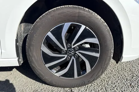 CX75YLE Volkswagen Polo 1.0 Life 5dr ⭐Front & Rear Parking sensors, Heated seats, Rear tinted glas Thumbnail #10