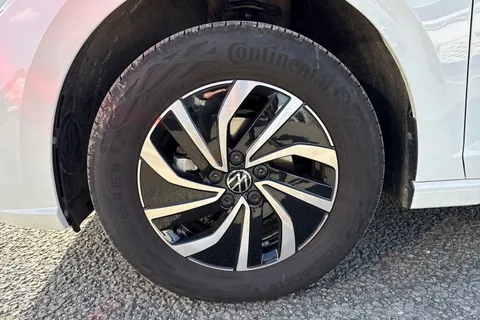 CX75YLE Volkswagen Polo 1.0 Life 5dr ⭐Front & Rear Parking sensors, Heated seats, Rear tinted glas Thumbnail #12