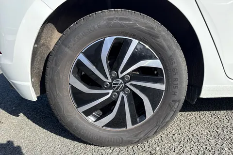 CX75YLE Volkswagen Polo 1.0 Life 5dr ⭐Front & Rear Parking sensors, Heated seats, Rear tinted glas Thumbnail #13