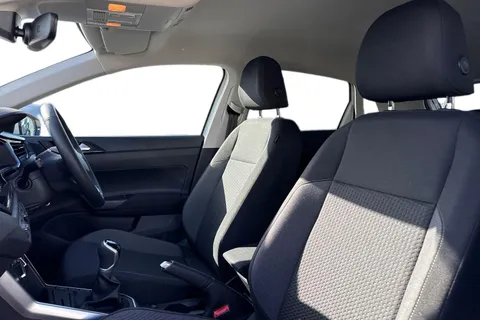 CX75YLE Volkswagen Polo 1.0 Life 5dr ⭐Front & Rear Parking sensors, Heated seats, Rear tinted glas Thumbnail #16