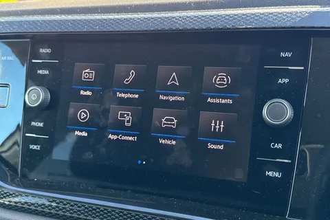 CX75YLE Volkswagen Polo 1.0 Life 5dr ⭐Front & Rear Parking sensors, Heated seats, Rear tinted glas Thumbnail #17