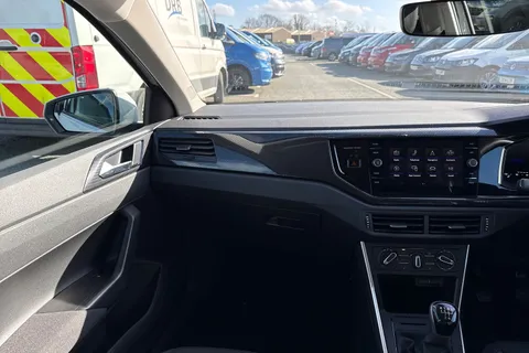 CX75YLE Volkswagen Polo 1.0 Life 5dr ⭐Front & Rear Parking sensors, Heated seats, Rear tinted glas Thumbnail #20