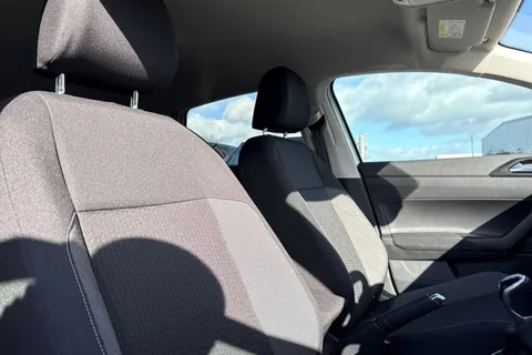 CX75YLE Volkswagen Polo 1.0 Life 5dr ⭐Front & Rear Parking sensors, Heated seats, Rear tinted glas Thumbnail #24