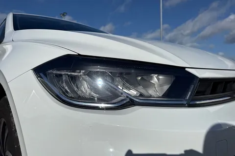 CX75YLE Volkswagen Polo 1.0 Life 5dr ⭐Front & Rear Parking sensors, Heated seats, Rear tinted glas Thumbnail #28