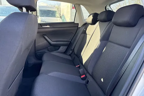 CX75YLE Volkswagen Polo 1.0 Life 5dr ⭐Front & Rear Parking sensors, Heated seats, Rear tinted glas Thumbnail #32