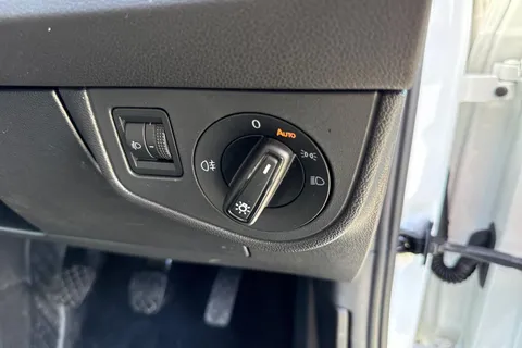 CX75YLE Volkswagen Polo 1.0 Life 5dr ⭐Front & Rear Parking sensors, Heated seats, Rear tinted glas Thumbnail #35