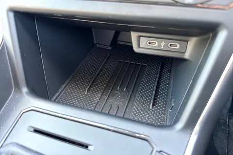 CX75YLE Volkswagen Polo 1.0 Life 5dr ⭐Front & Rear Parking sensors, Heated seats, Rear tinted glas Thumbnail #37