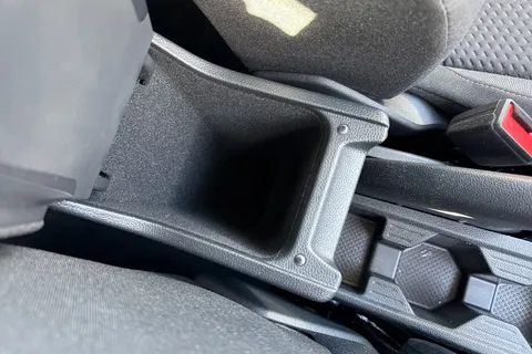 CX75YLE Volkswagen Polo 1.0 Life 5dr ⭐Front & Rear Parking sensors, Heated seats, Rear tinted glas Thumbnail #39