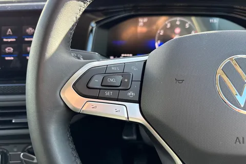 CX75YLE Volkswagen Polo 1.0 Life 5dr ⭐Front & Rear Parking sensors, Heated seats, Rear tinted glas Thumbnail #42