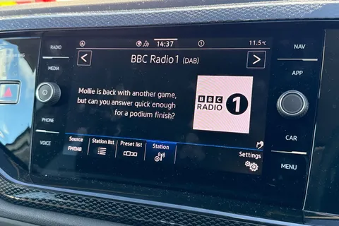 CX75YLE Volkswagen Polo 1.0 Life 5dr ⭐Front & Rear Parking sensors, Heated seats, Rear tinted glas Thumbnail #45