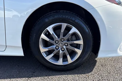 WU20RKA Toyota Prius 1.8 VVT 8.8kWh Business Edition Plus CVT Euro 6 (s/s) 5dr Thumbnail #11