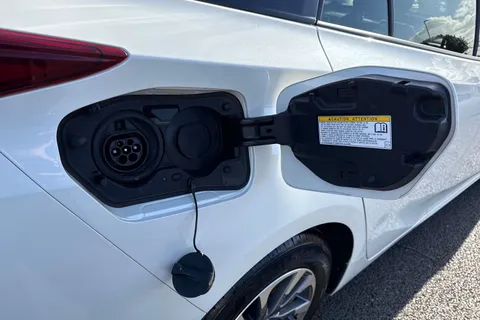 WU20RKA Toyota Prius 1.8 VVT 8.8kWh Business Edition Plus CVT Euro 6 (s/s) 5dr Thumbnail #26