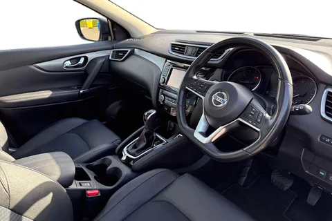 14 of 67 for Nissan Qashqai 1.2 DIG-T Tekna XTRON Euro 6 (s/s) 5dr