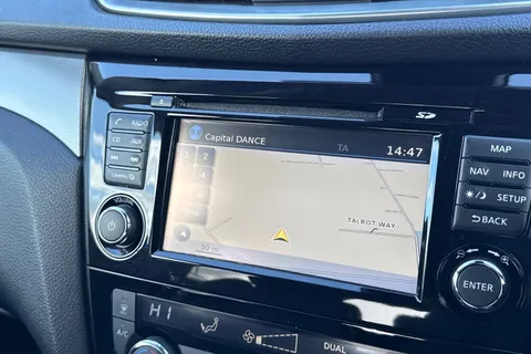 17 of 67 for Nissan Qashqai 1.2 DIG-T Tekna XTRON Euro 6 (s/s) 5dr