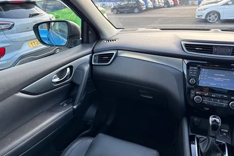 20 of 67 for Nissan Qashqai 1.2 DIG-T Tekna XTRON Euro 6 (s/s) 5dr