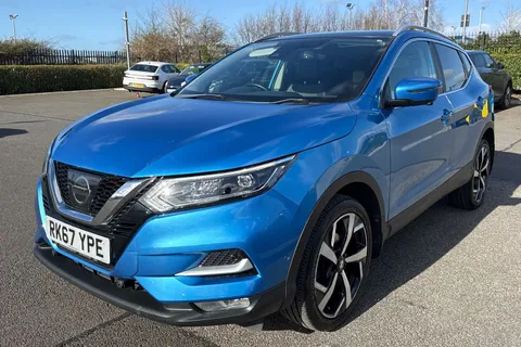 27 of 67 for Nissan Qashqai 1.2 DIG-T Tekna XTRON Euro 6 (s/s) 5dr