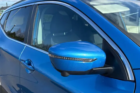 28 of 67 for Nissan Qashqai 1.2 DIG-T Tekna XTRON Euro 6 (s/s) 5dr