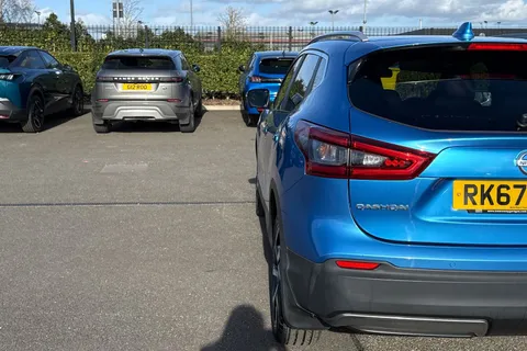 35 of 67 for Nissan Qashqai 1.2 DIG-T Tekna XTRON Euro 6 (s/s) 5dr