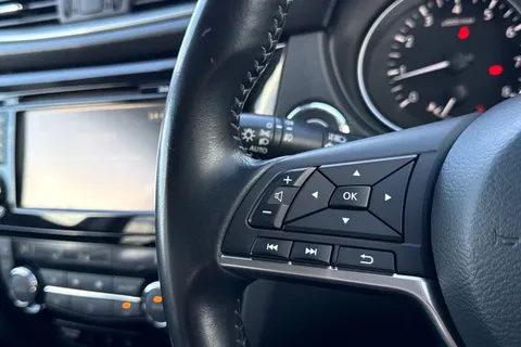 38 of 67 for Nissan Qashqai 1.2 DIG-T Tekna XTRON Euro 6 (s/s) 5dr