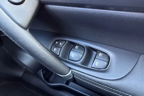 40 of 67 for Nissan Qashqai 1.2 DIG-T Tekna XTRON Euro 6 (s/s) 5dr