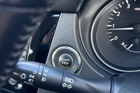 43 of 67 for Nissan Qashqai 1.2 DIG-T Tekna XTRON Euro 6 (s/s) 5dr