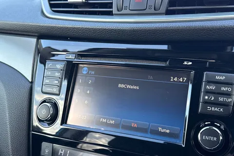 45 of 67 for Nissan Qashqai 1.2 DIG-T Tekna XTRON Euro 6 (s/s) 5dr