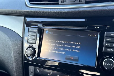 49 of 67 for Nissan Qashqai 1.2 DIG-T Tekna XTRON Euro 6 (s/s) 5dr