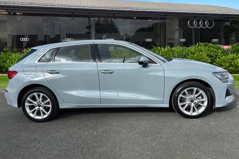 DE75KBF Audi A3 Sport 40 e 204 PS S tronic Thumbnail #4